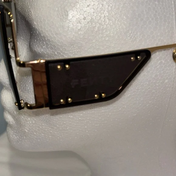 Fenty Blockt Sunglasses - Picture 4 of 6